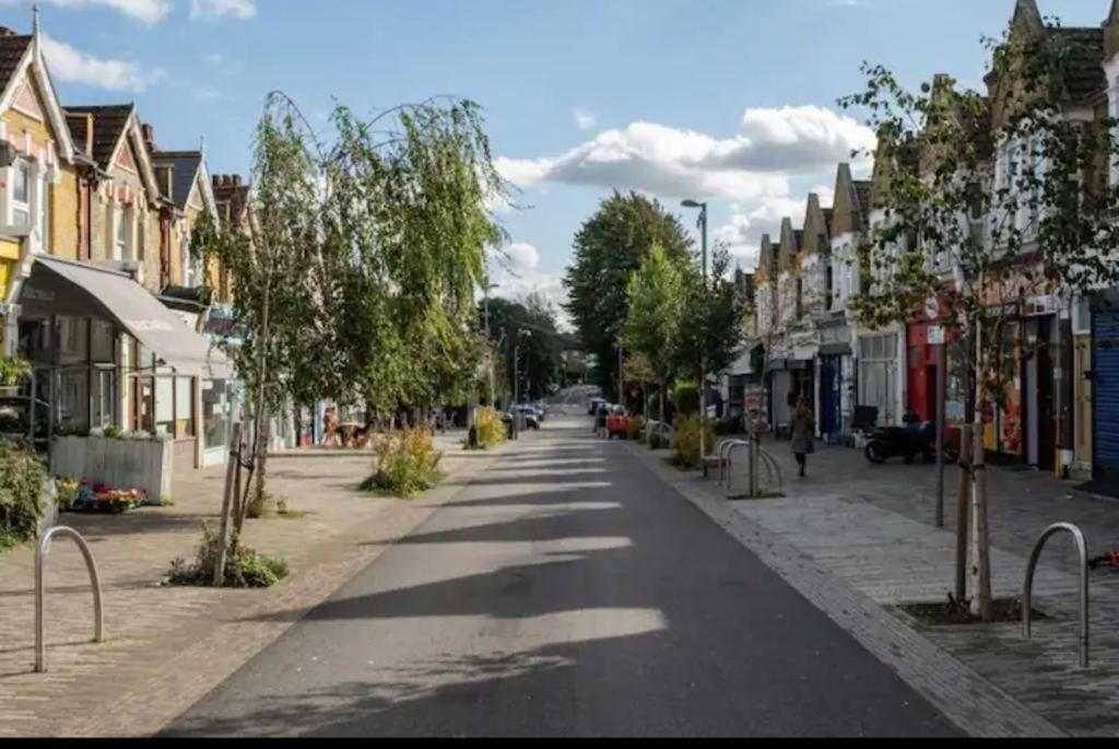 Готель The Leyton Oasis Лондон Екстер'єр фото